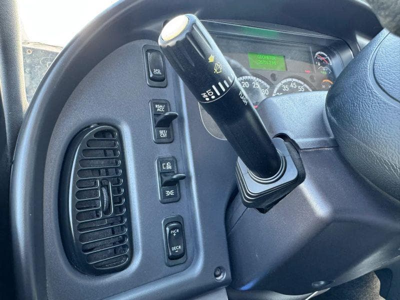 2016 Freightliner Cascadia 125 image 23