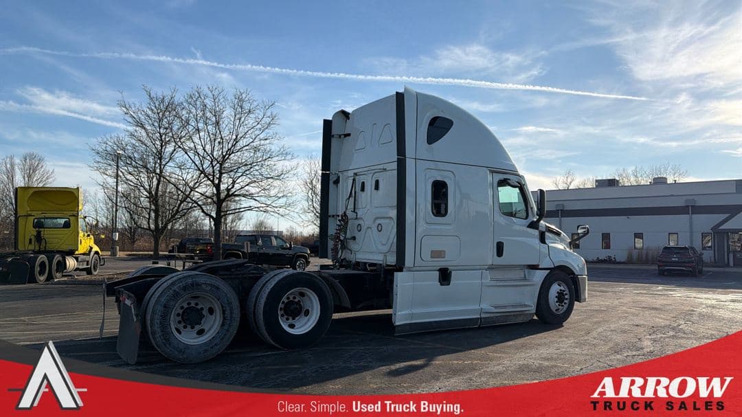 2023 Freightliner Cascadia image 7