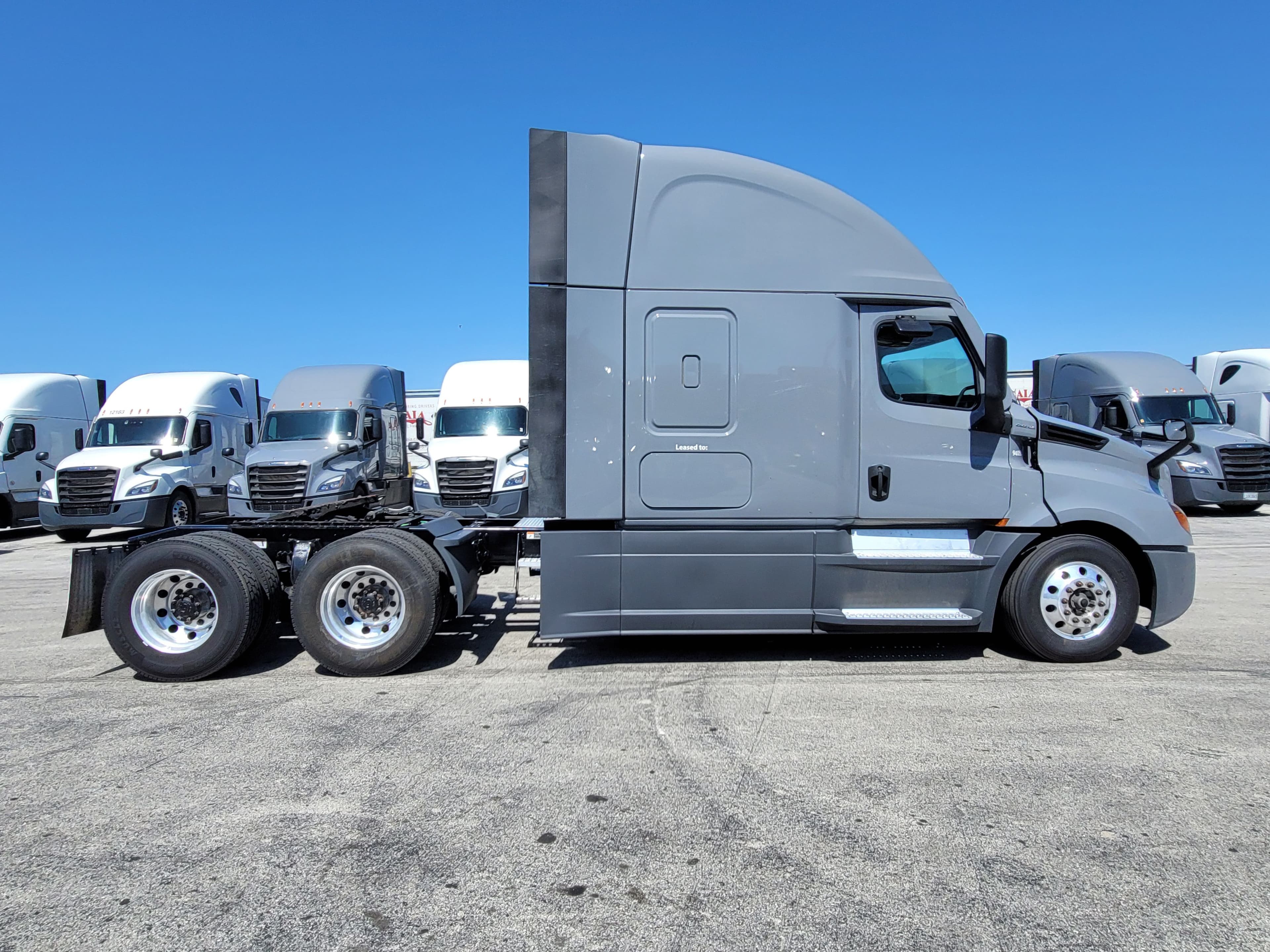 2024 Freightliner Cascadia 126 image 4