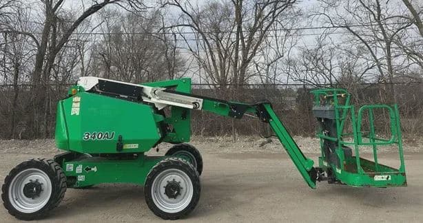 2017 JLG 340AJ image 1