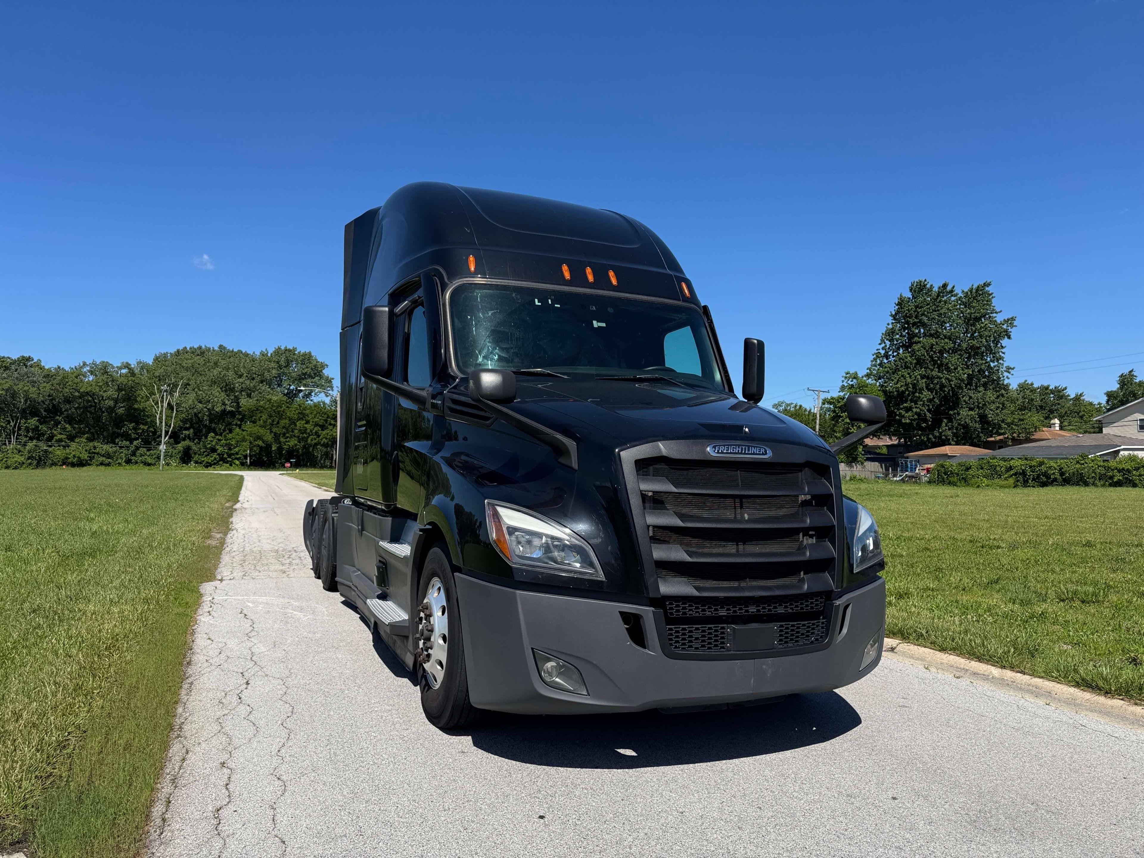 2022 Freightliner Cascadia 126 image 3