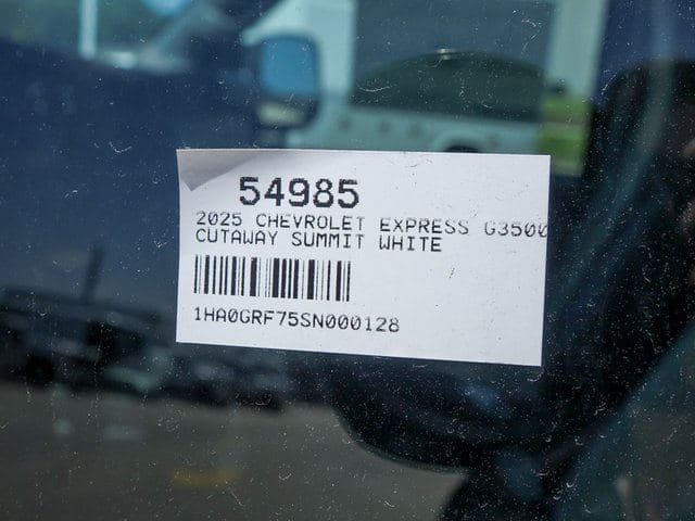 2025 Chevrolet Express 3500 Work Van Cutaway image 18