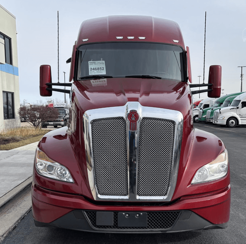 2023 Kenworth T680 image 2