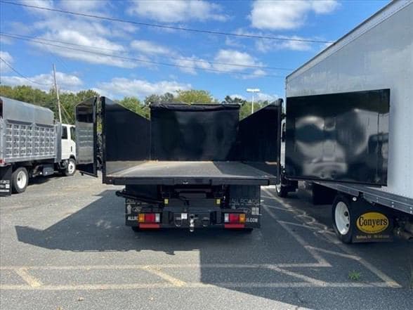 2024 Isuzu NRR image 20