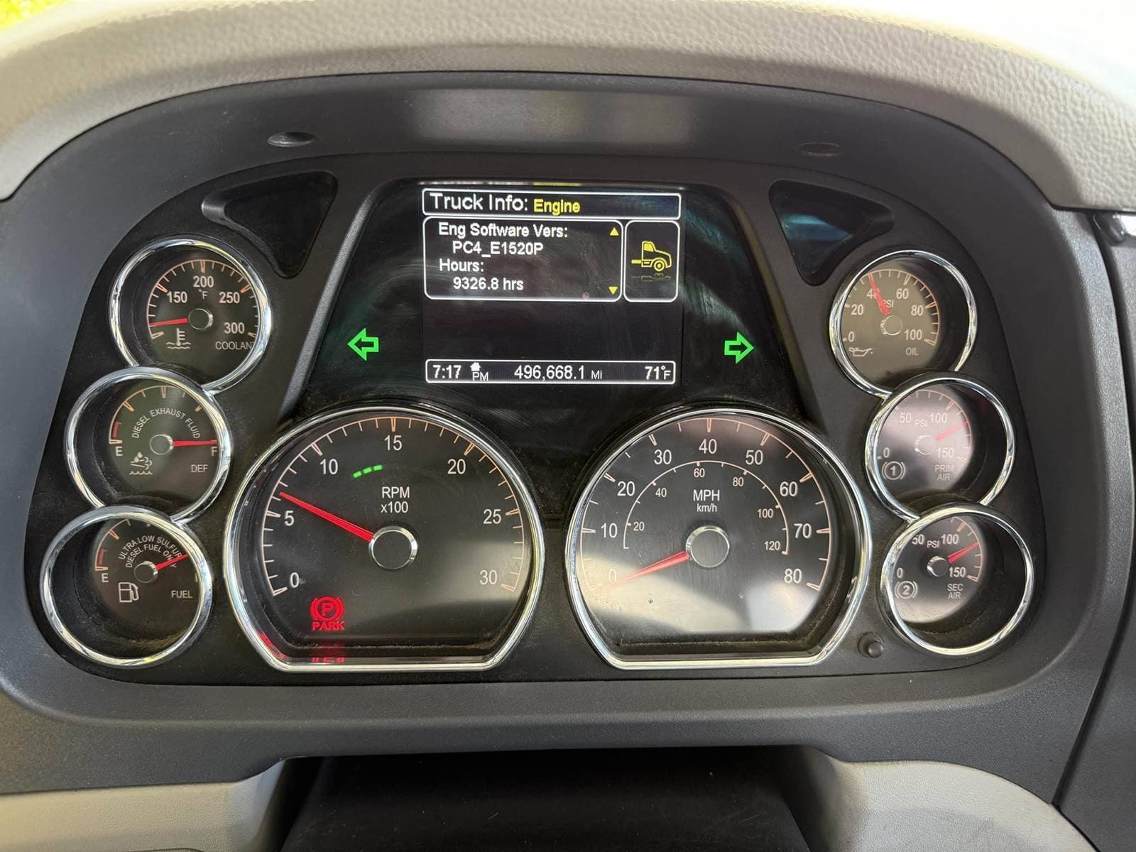 2021 Peterbilt 579 image 15