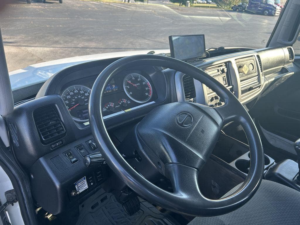 2014 Hino Conventional Type Truck image 9