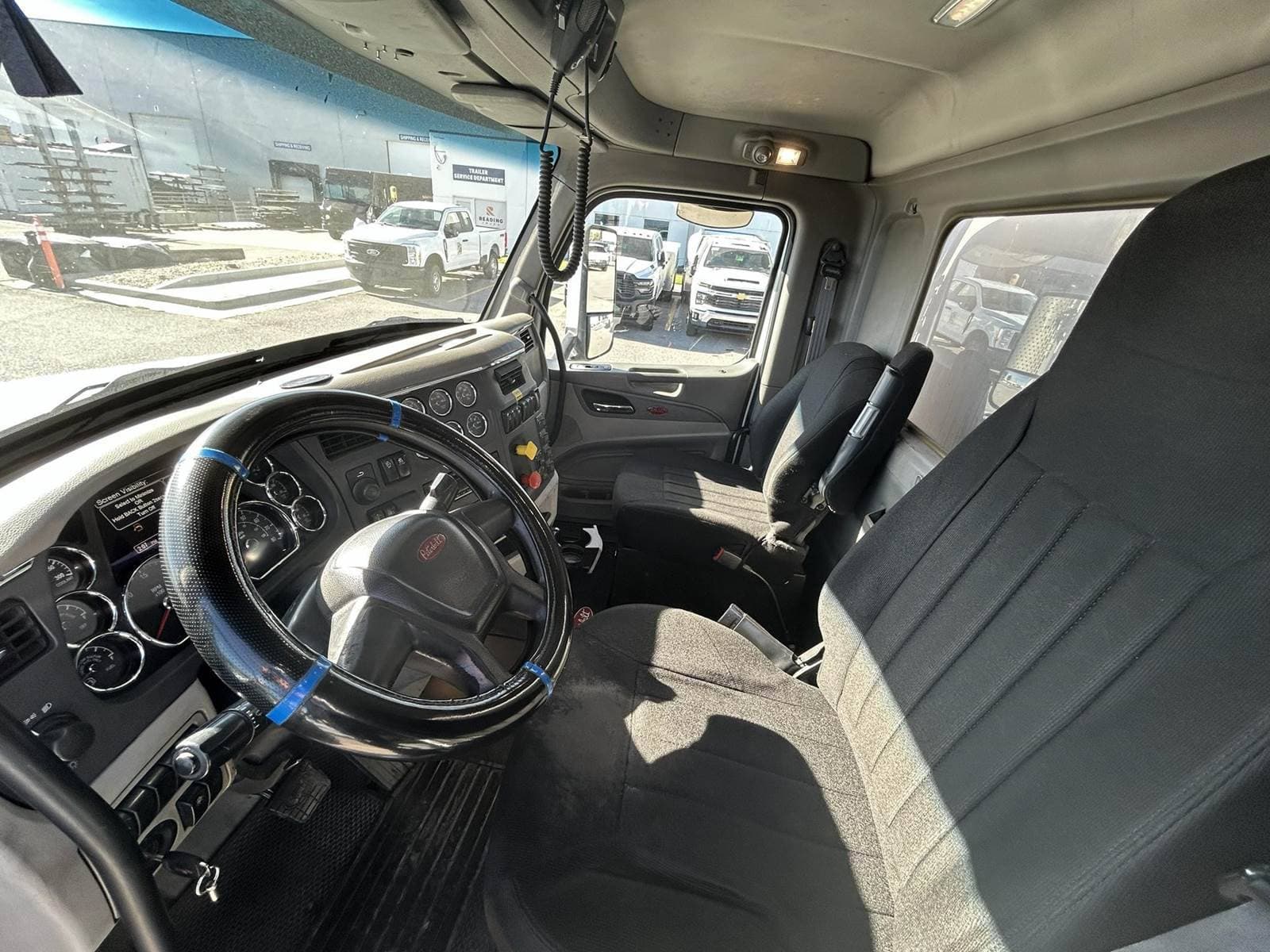 2019 Peterbilt 579 image 3
