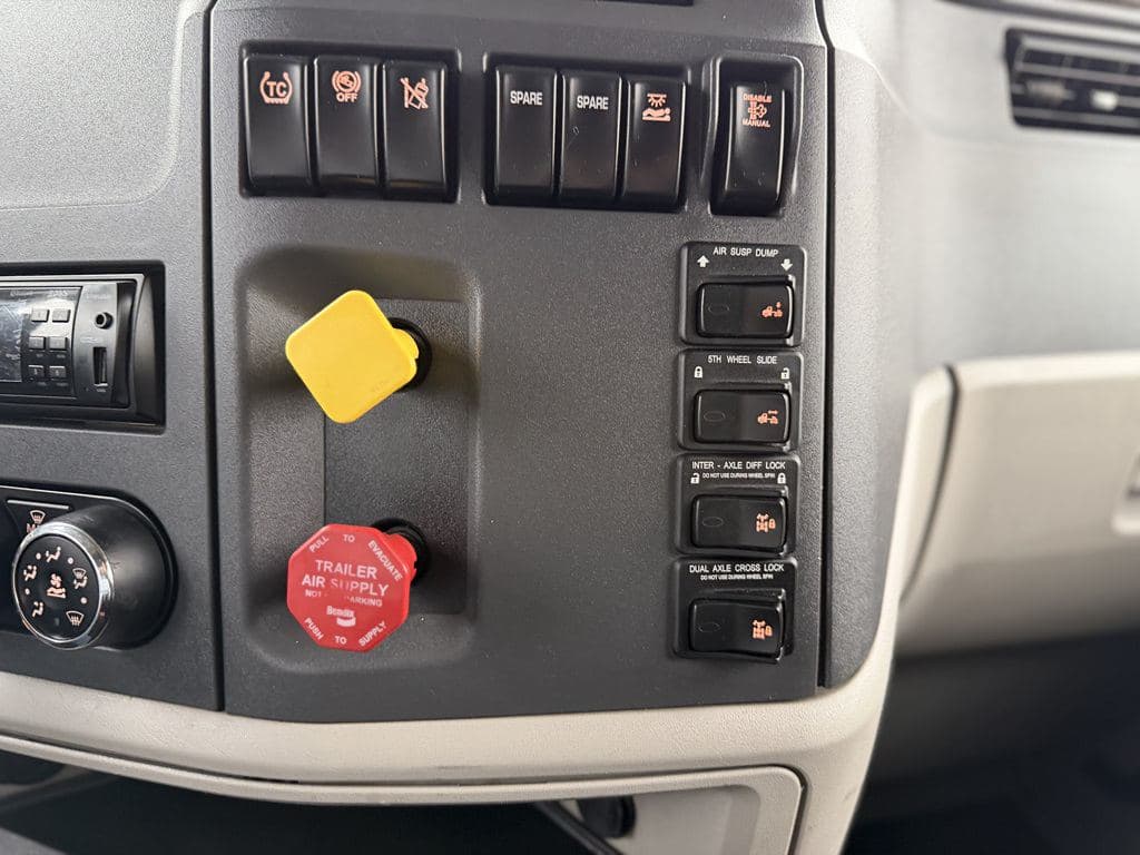 Used 2019 PETERBILT 579 image 20
