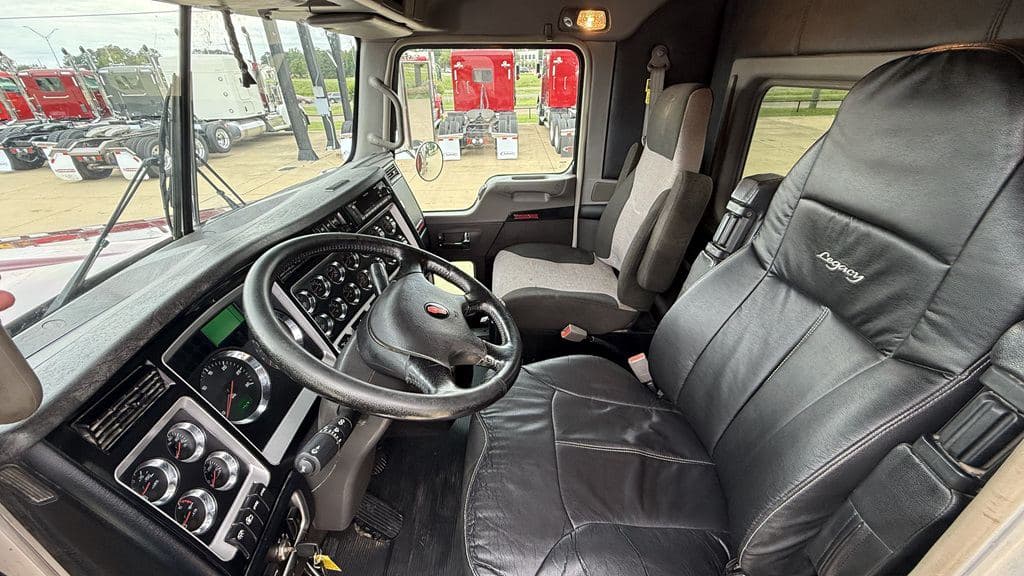 Used 2022 KENWORTH W900L image 13