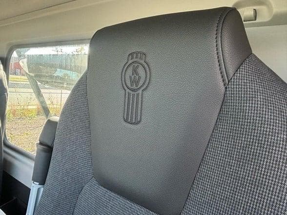 2025 Kenworth T880 image 19