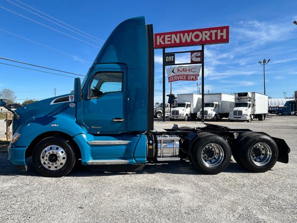 2021 Kenworth T680 image 2