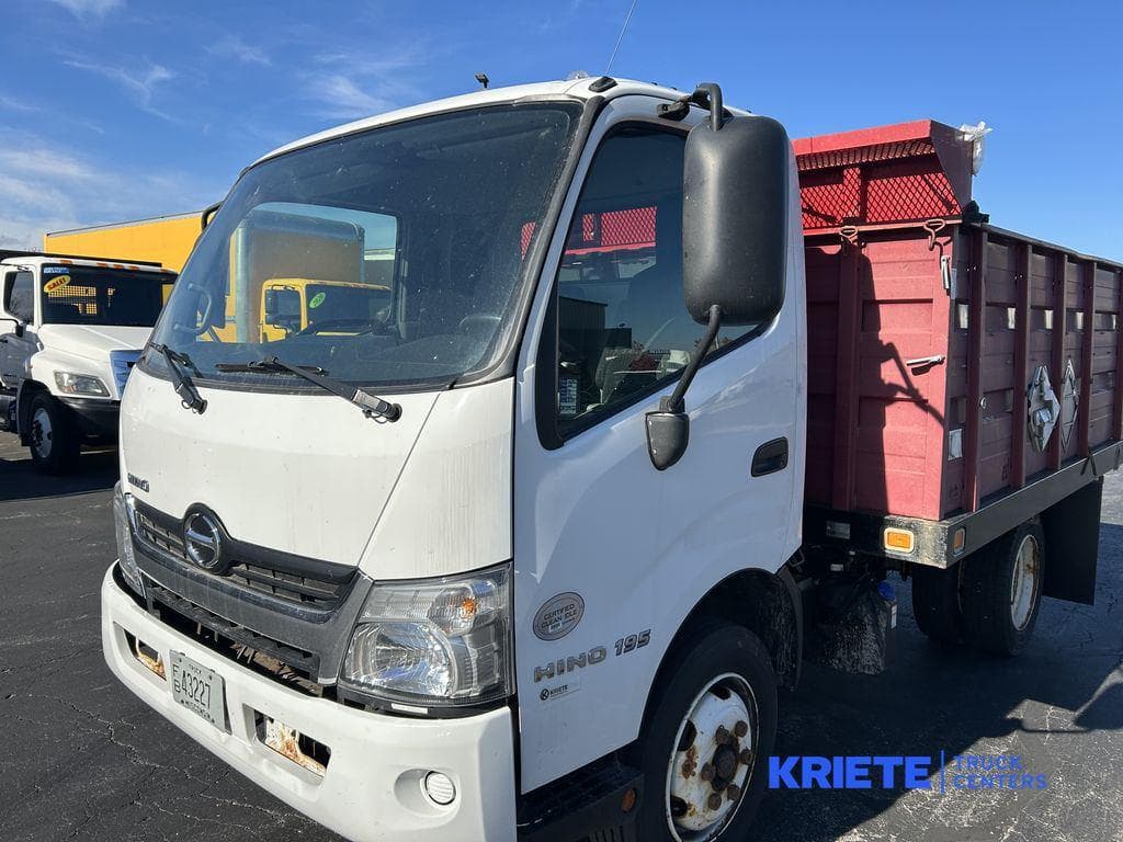2018 Hino 195 image 1