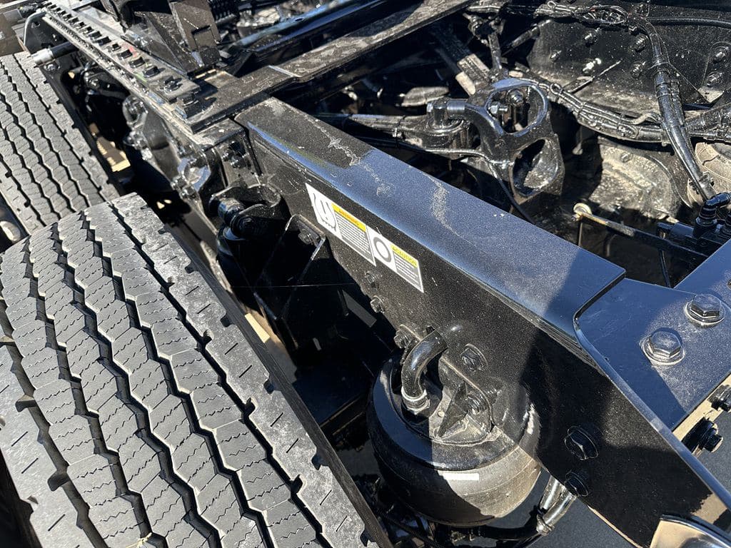 New 2027 KENWORTH W900L image 12