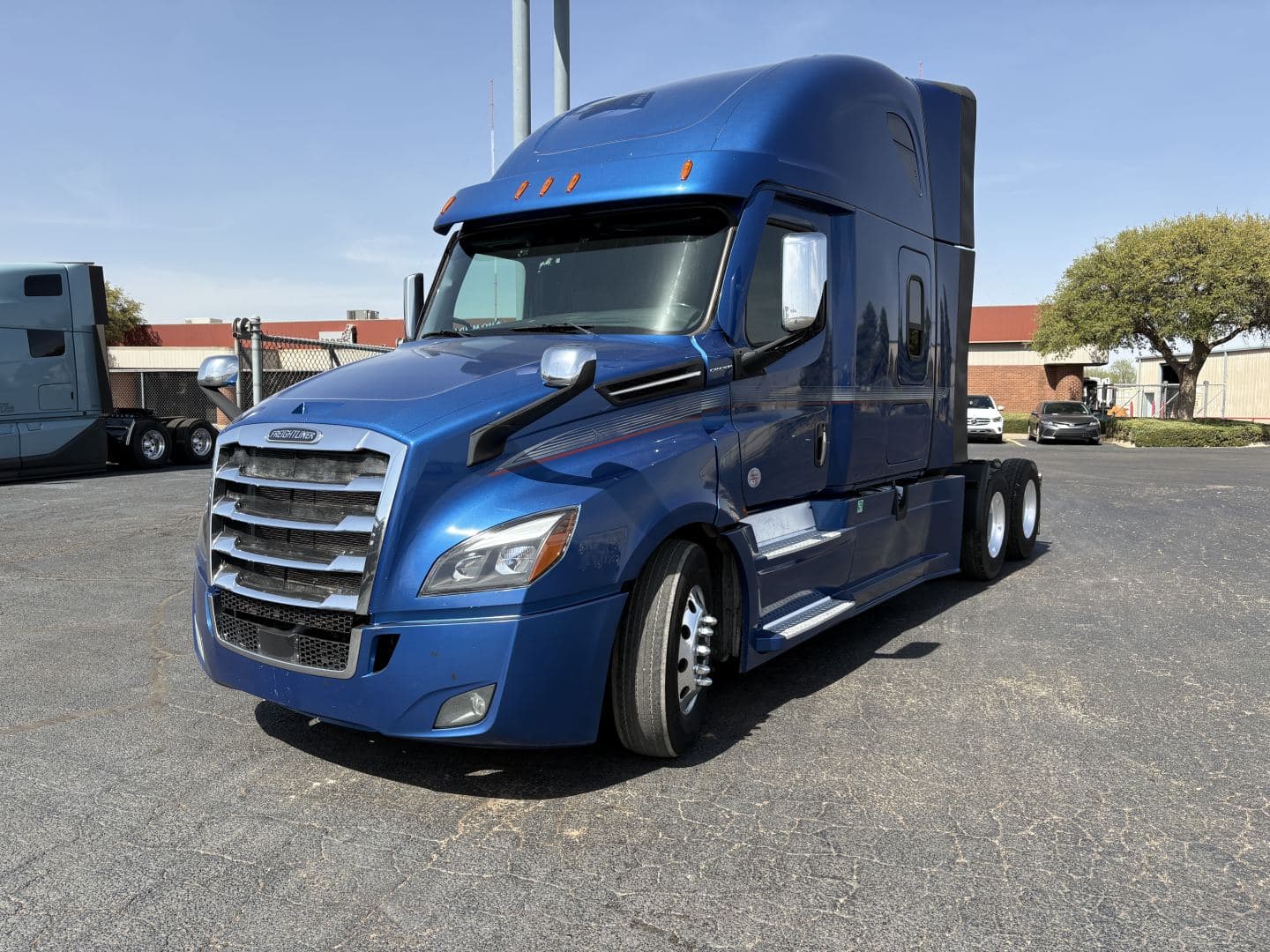 2022 Freightliner CASCADIA 126 image 1