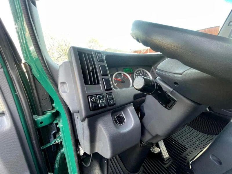 2019 Isuzu NPR image 9