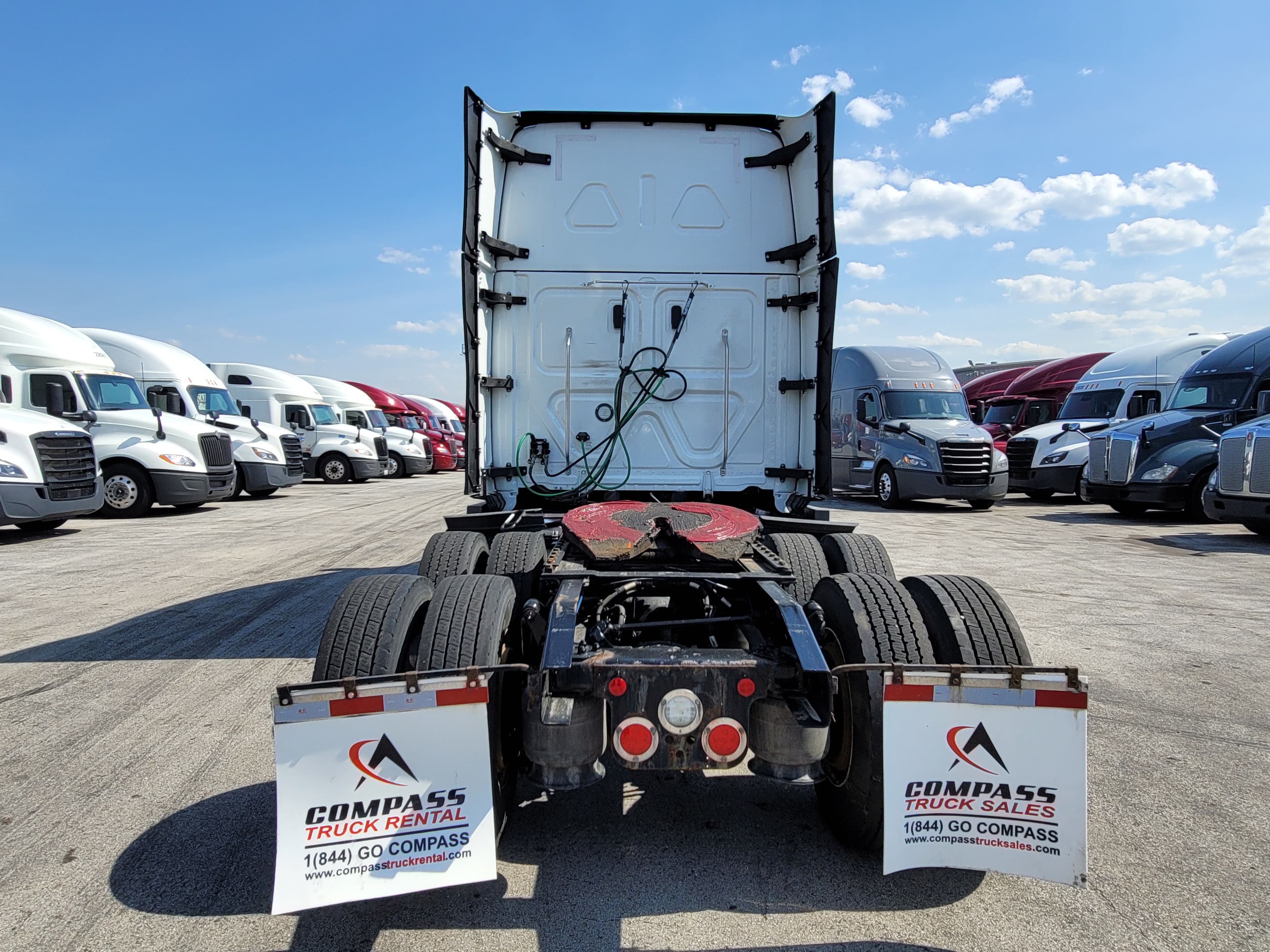 2022 Freightliner Cascadia 126 image 3