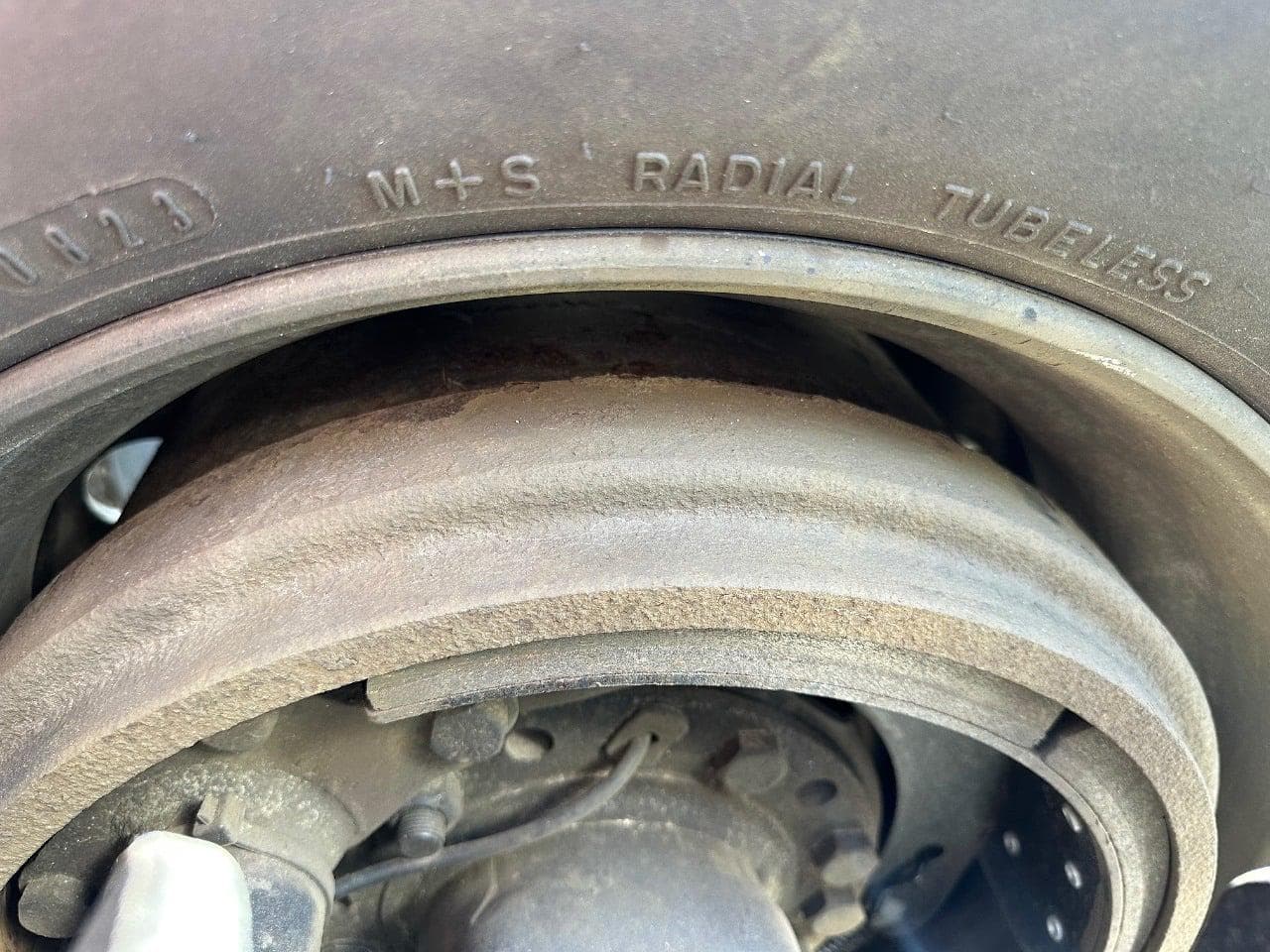 2018 International LT625 image 12