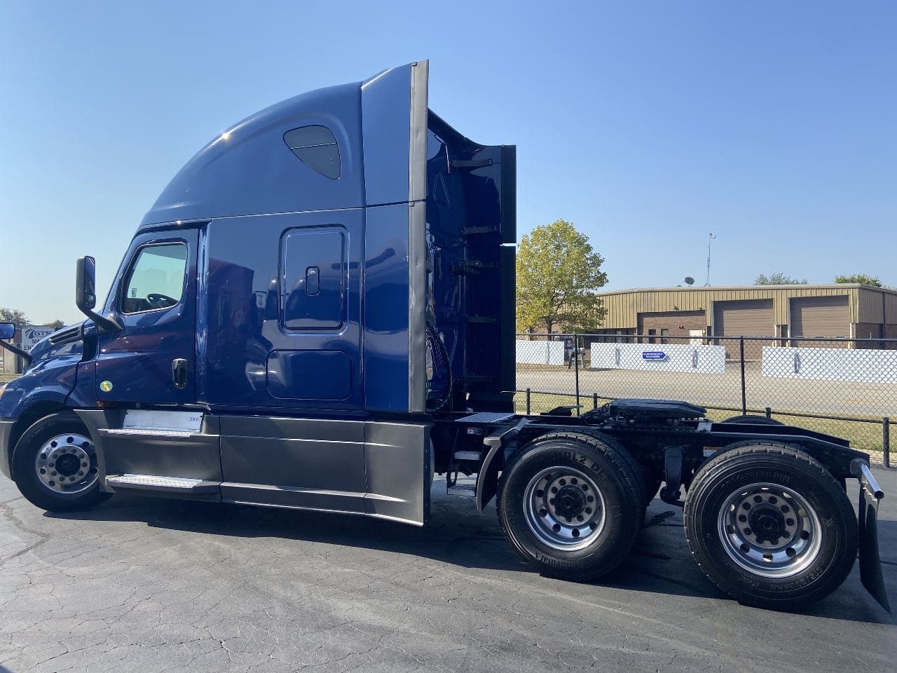 2020 Freightliner Cascadia image 8
