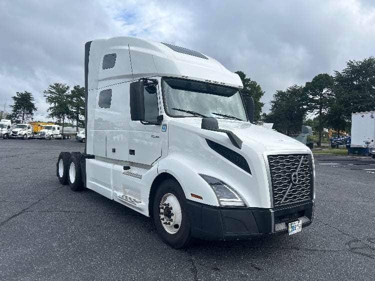 2022 Volvo VNL image 1