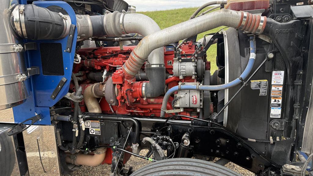 Used 2023 KENWORTH W900L image 11