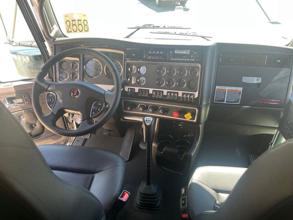 New 2026 KENWORTH W900L image 3