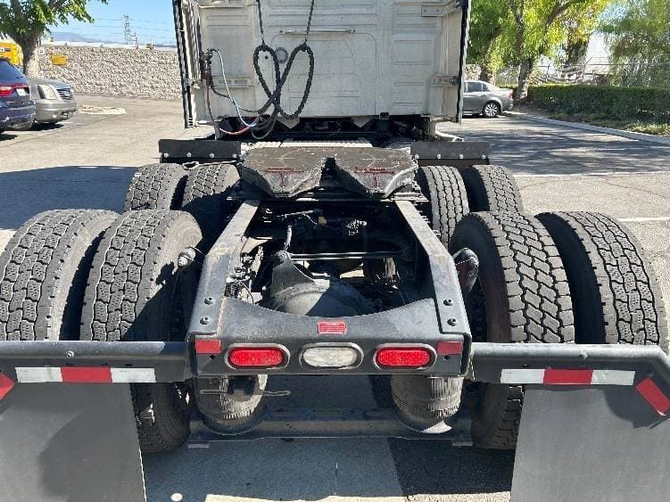 2023 Volvo VNL image 6