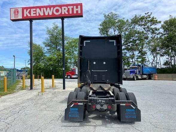 2018 Kenworth T680 image 2