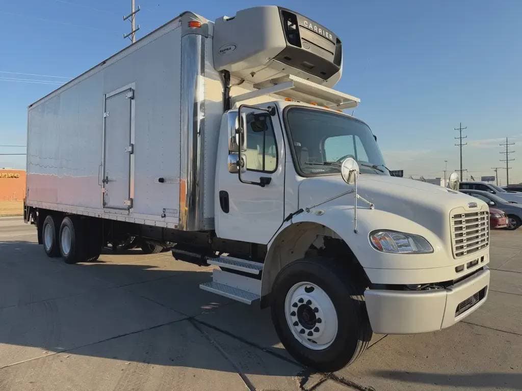 Used 2015 FREIGHTLINER Reefer/Refrigerated Truck, Expeditor-Hotshot, Catering Truck - Food Truck - BUSINESS CLASS M2 106  image 2