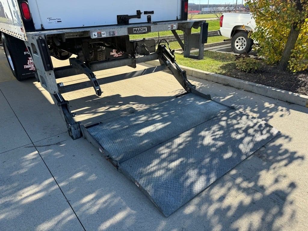 2022 Freightliner M2 image 11