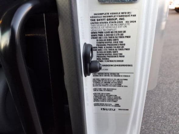 2025 Isuzu NRR image 23