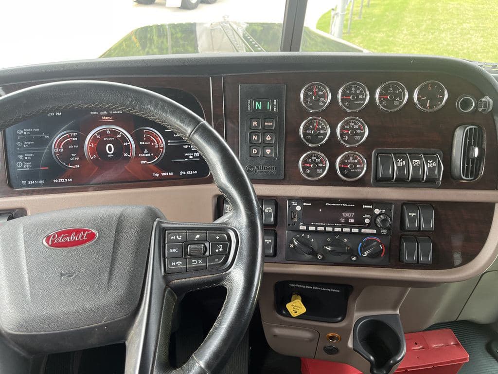 Used 2024 PETERBILT 389 image 12