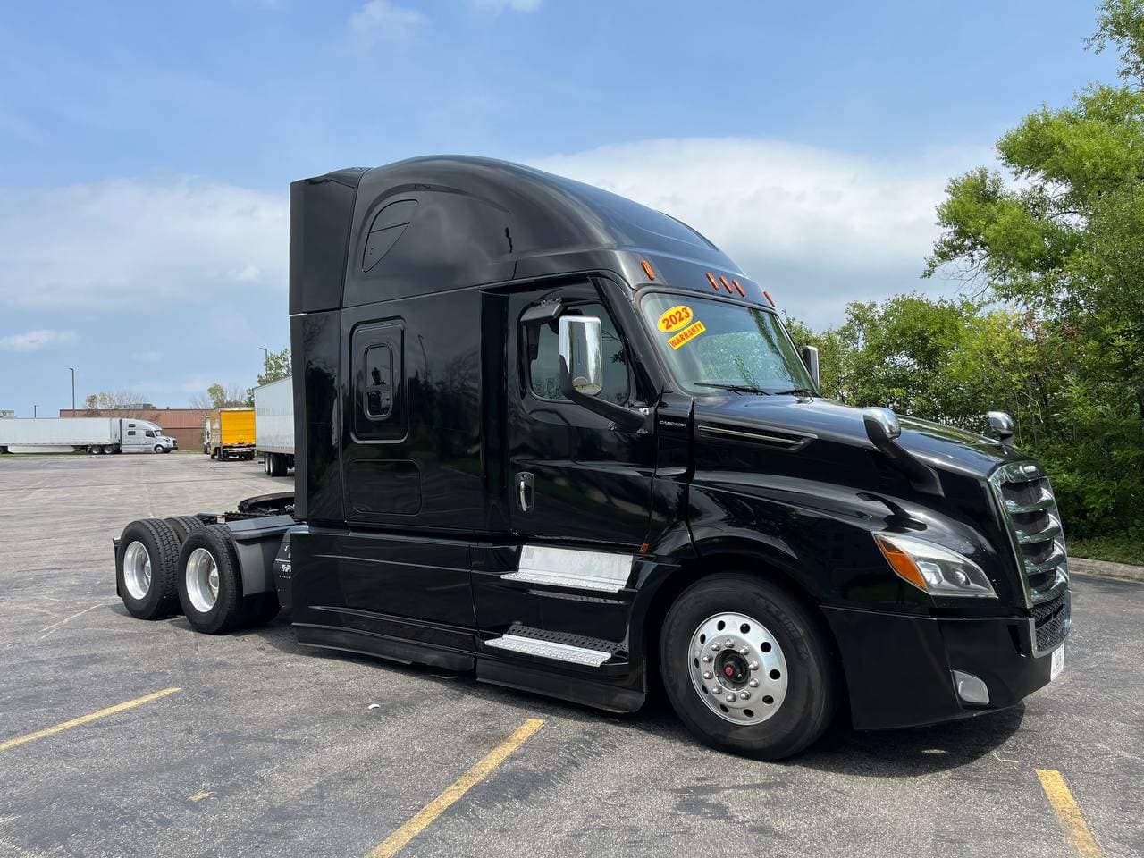 2023 Freightliner Cascadia 126 #1175 image 3