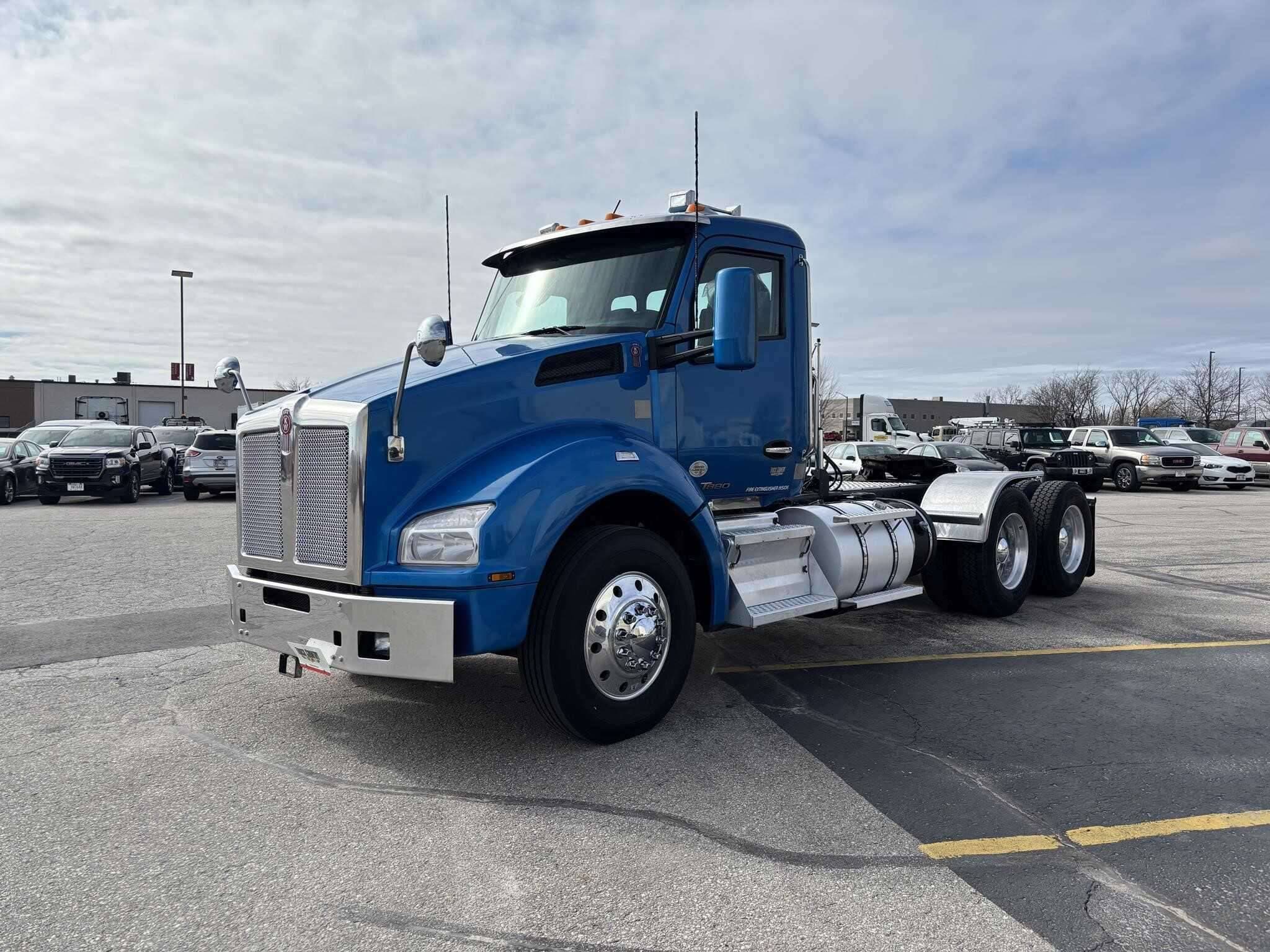 2021 Kenworth T880 image 1