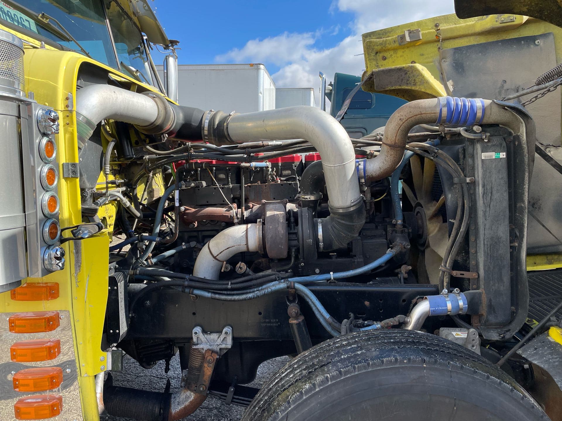 1999 Freightliner Long Conv. image 10