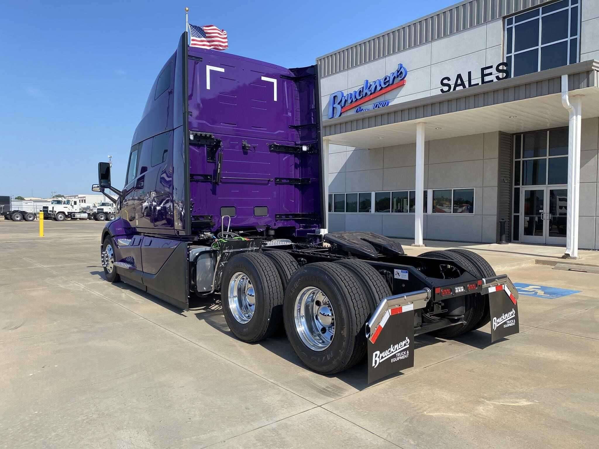 New 2026 VOLVO VNL64T860 Conventional - Sleeper Truck in Oklahoma City, OK image 2