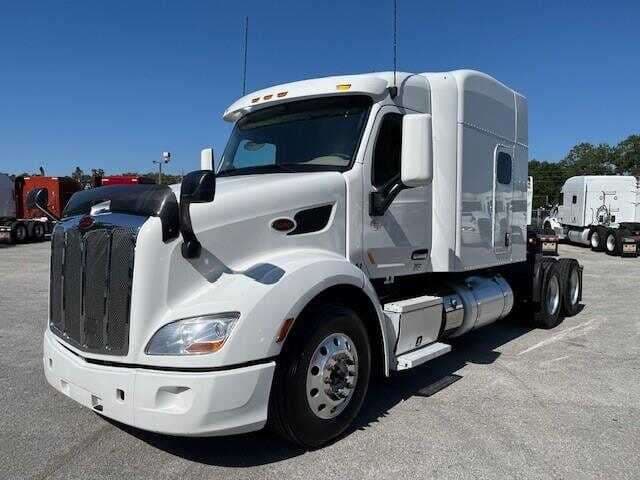 2021 Peterbilt 579 image 3