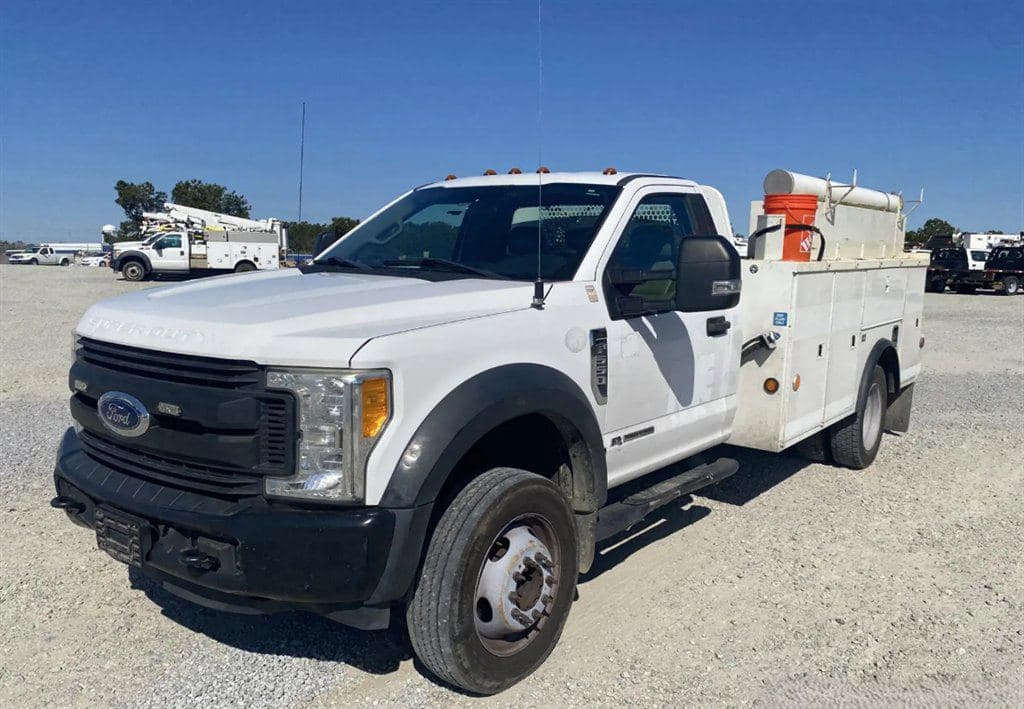 2017 Ford F-550sd image 2