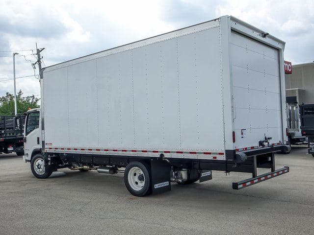 2025 Chevrolet 5500 XG LCF Gas Work Truck 20'x102"x91" Box Truck image 5