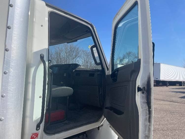 2022 International MV607 Box Truck - 240HP, 6 Speed Automatic, Roll up Door image 16