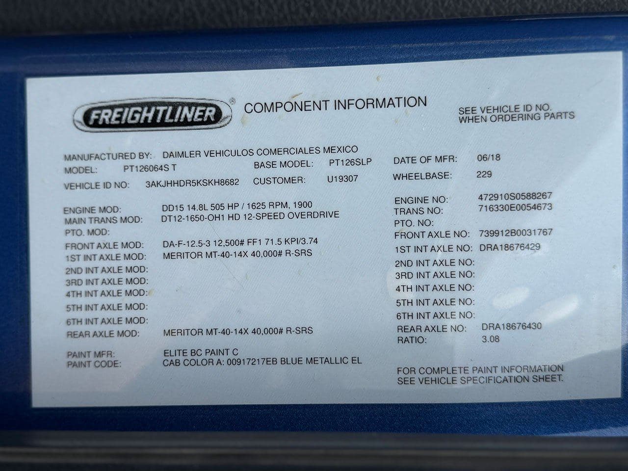 2019 Freightliner Cascadia 126 image 19