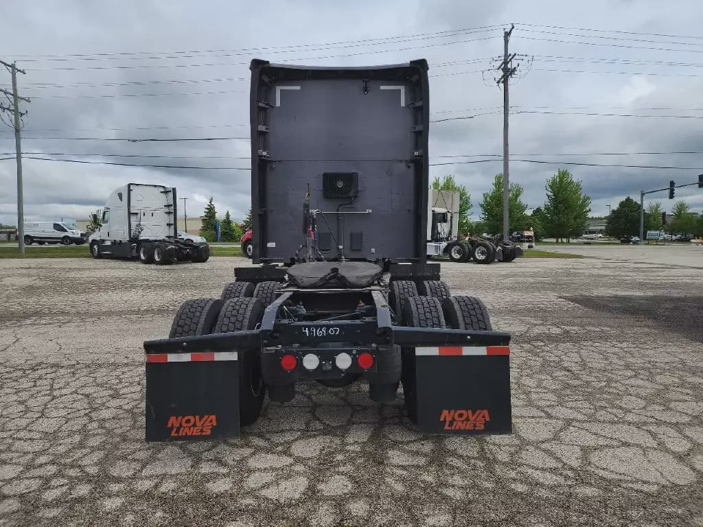 2022 Kenworth T680 image 4