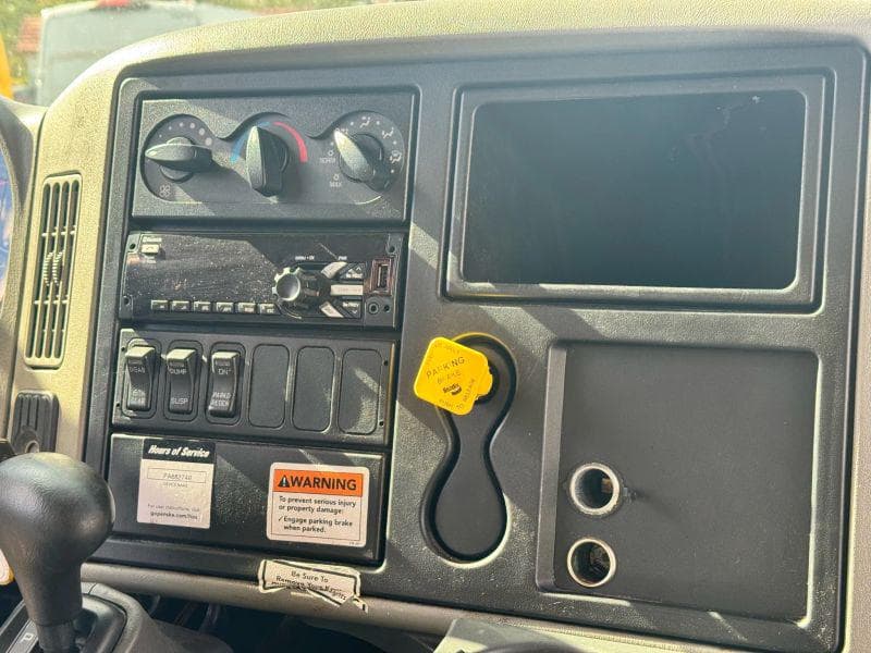 2019 International 4300 image 17