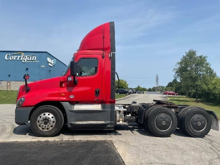 2018 Freightliner Cascadia image 9