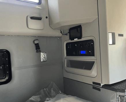 2022 Kenworth T680 image 9