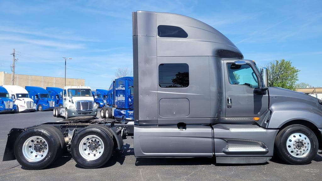 Used 2021 INTERNATIONAL LT625 image 26