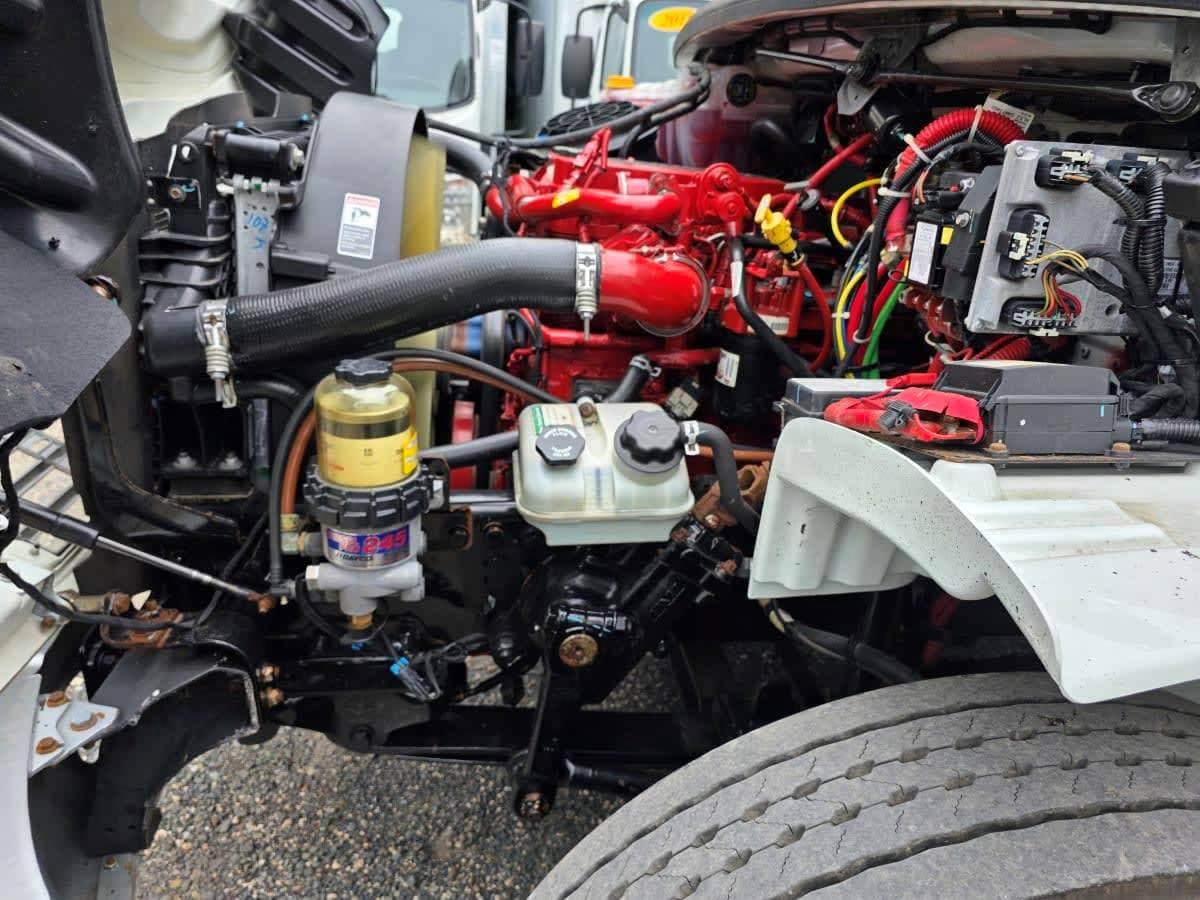 2020 Freightliner M2 image 9