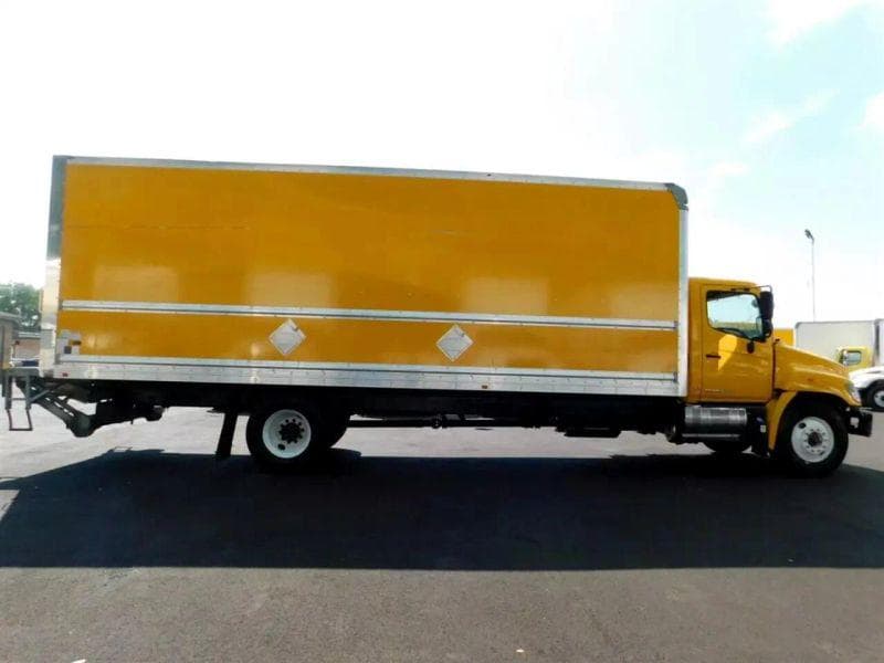 2018 Hino 338 image 6