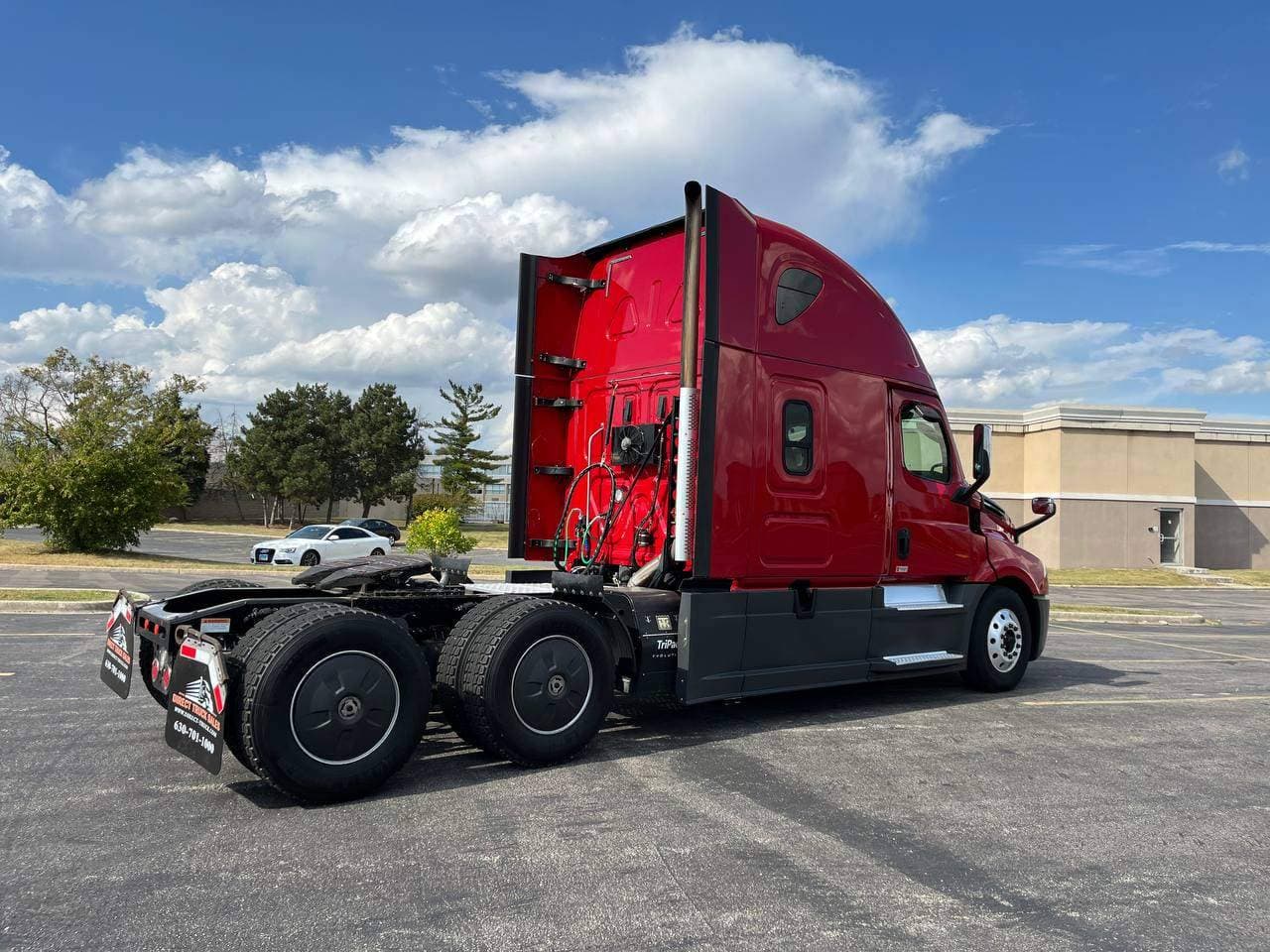 2020 Freightliner Cascadia 126 image 4