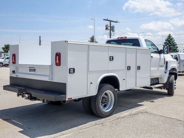 2024 Chevrolet Silverado 4500HD Work Truck image 3
