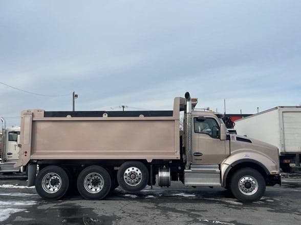 2025 Kenworth T880 image 4